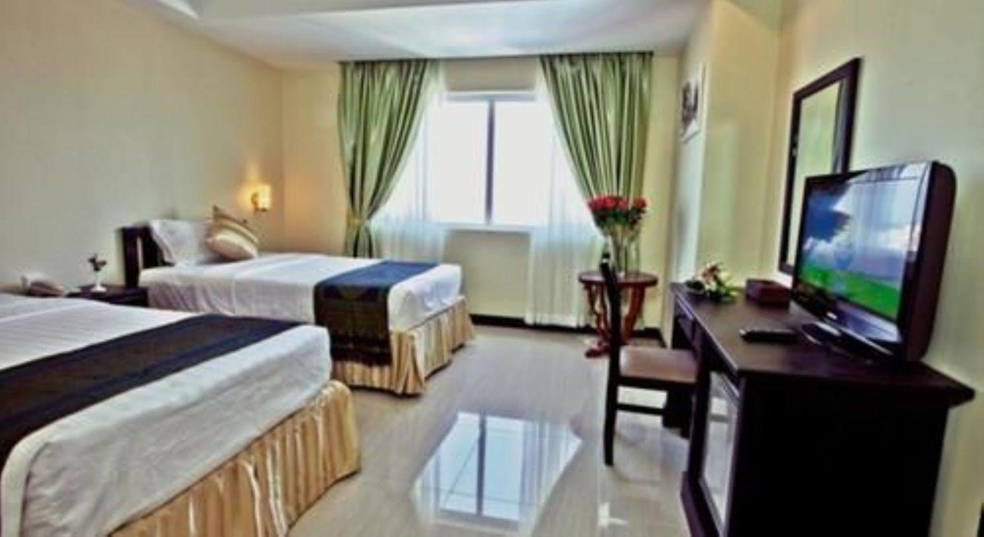 Rumduol Grand Hotel Phnom Penh Exterior photo